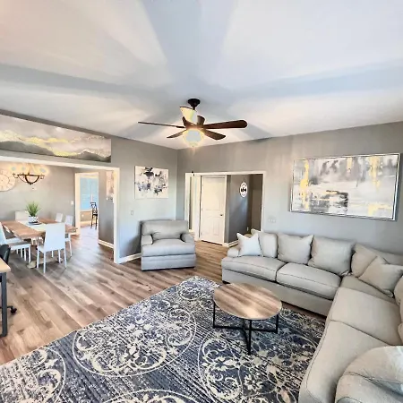 Beautiful, Spacious, Hidden Gem In Heart Of Wilmington